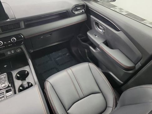 Certified 2023 Honda Pilot TrailSport image 16