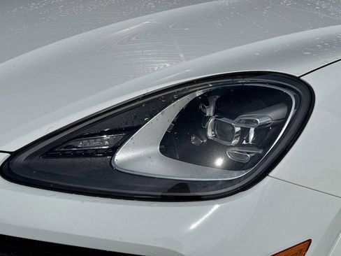 Certified 2023 Porsche Cayenne image 4