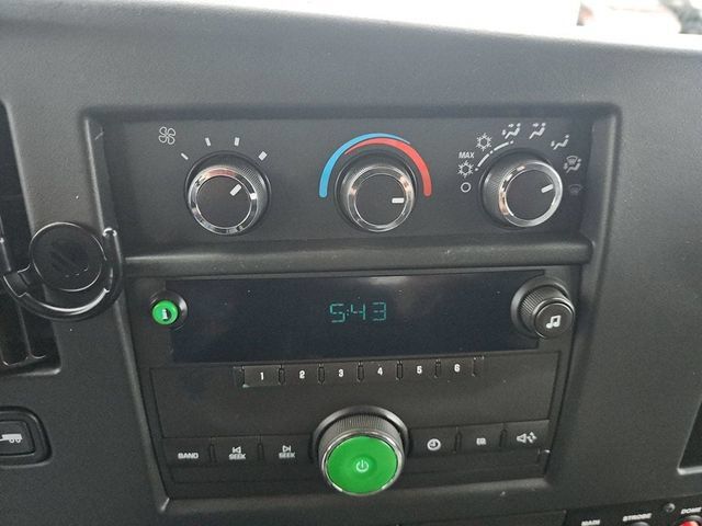 Used 2014 Chevrolet Express 2500 RWD image 27