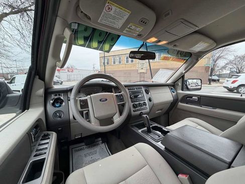 Used 2013 Ford Expedition XLT image 17