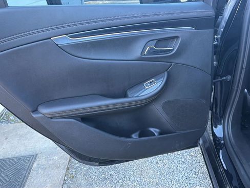 Used 2018 Chevrolet Impala LT image 32
