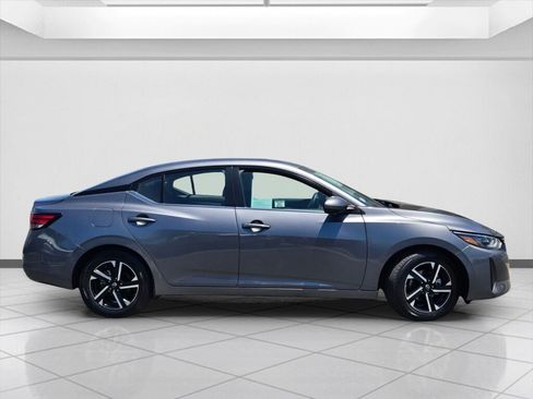 Used 2024 Nissan Sentra SV FWD image 4