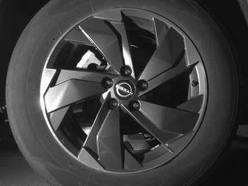 Used 2025 Nissan Rogue SV image 12