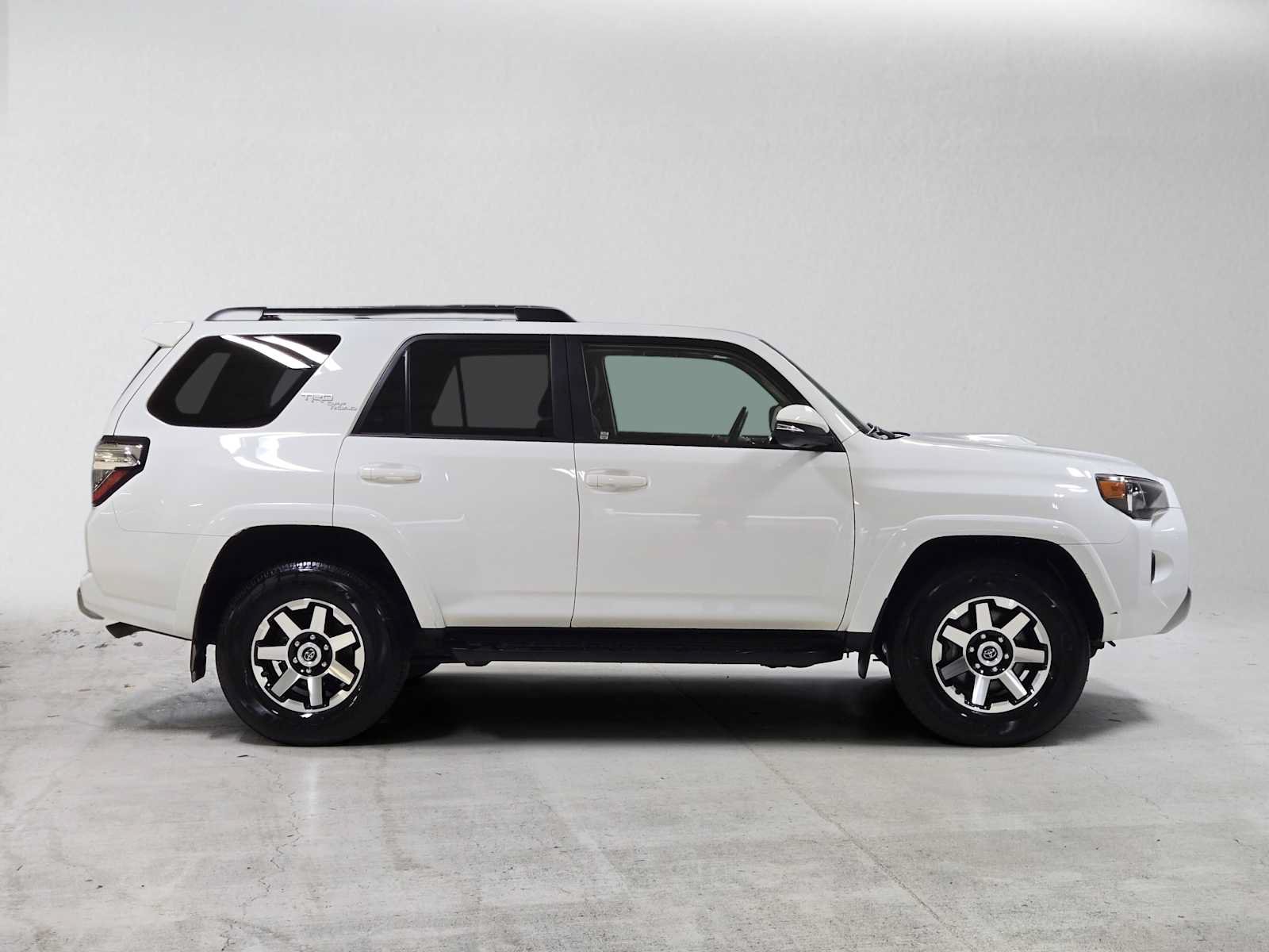 Used 2021 Toyota 4Runner TRD Off-Road Premium w/ Moonroof Package AWD/4WD image 2