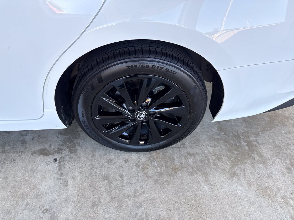 Used 2024 Toyota Camry LE FWD image 31