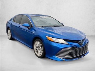 Used 2019 Toyota Camry XLE FWD video 3