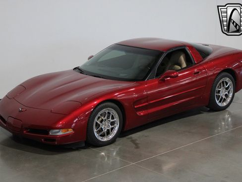 Used 2001 Chevrolet Corvette Coupe w/ Preferred Equipment Group2 image 13