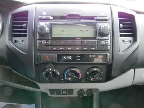 Used 2012 Toyota Tacoma 2WD Access Cab w/ Convenience Pkg image 12