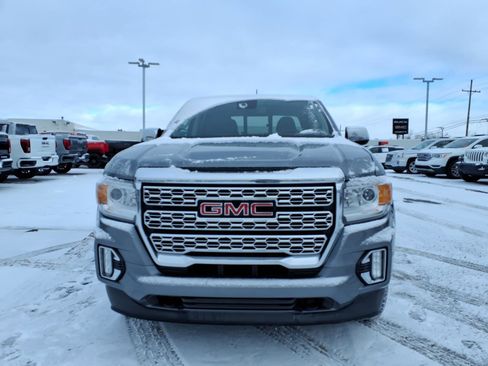 Used 2022 GMC Canyon Denali image 2