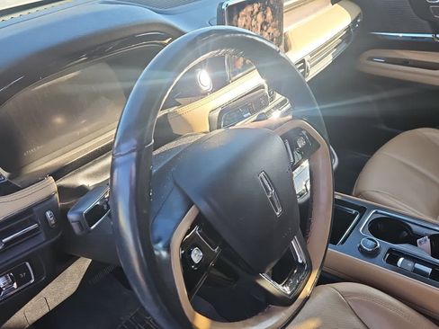 Used 2022 Lincoln Corsair Reserve w/ Equipment Group 201A image 2