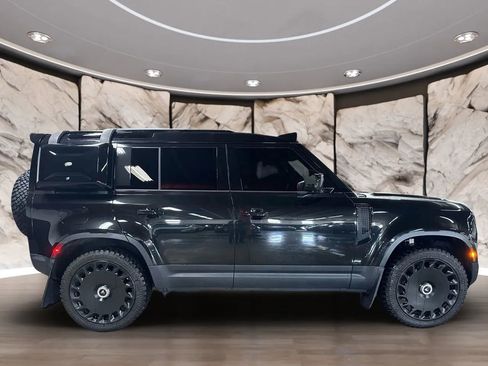Used 2023 Land Rover Defender 110 S AWD/4WD image 6