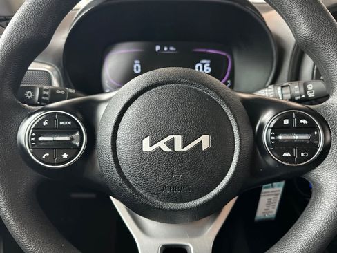 Used 2023 Kia Soul LX w/ LX Technology Package FWD image 24