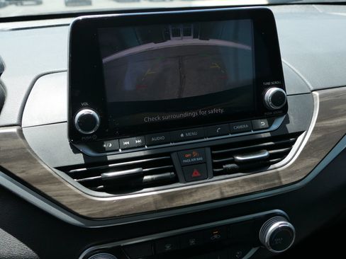Used 2023 Nissan Altima 2.5 SV FWD image 19