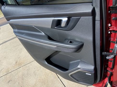 Used 2025 Buick Enclave Preferred w/ Power Package image 55