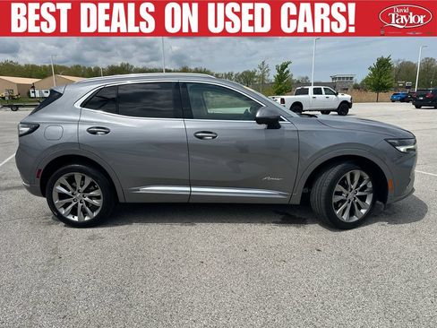 Used 2022 Buick Envision Avenir w/ Technology Package II FWD image 2