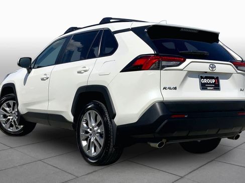 Used 2022 Toyota RAV4 XLE Premium FWD image 12