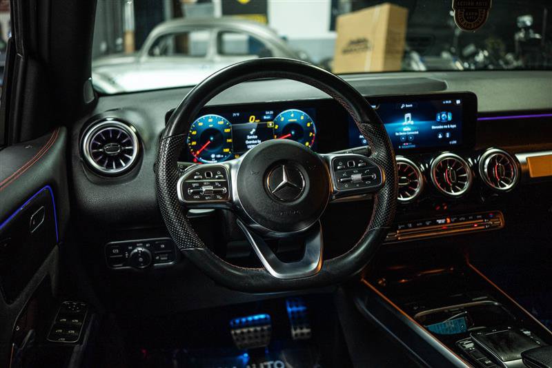 Used 2022 Mercedes-Benz GLB 250 image 15