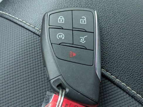 Used 2026 Chevrolet Traverse RS FWD image 27