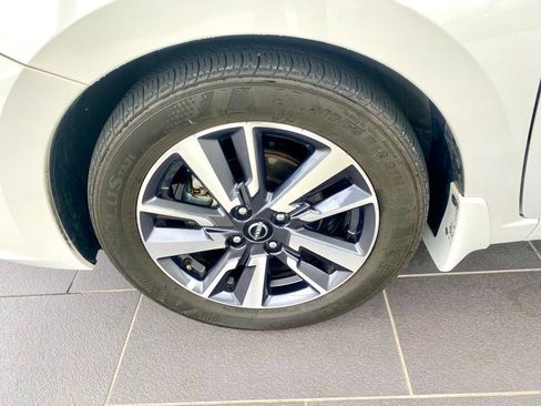 Used 2024 Nissan Versa SV w/ Trunk Package FWD image 10