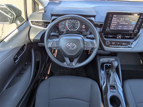 Used 2022 Toyota Corolla LE image 14