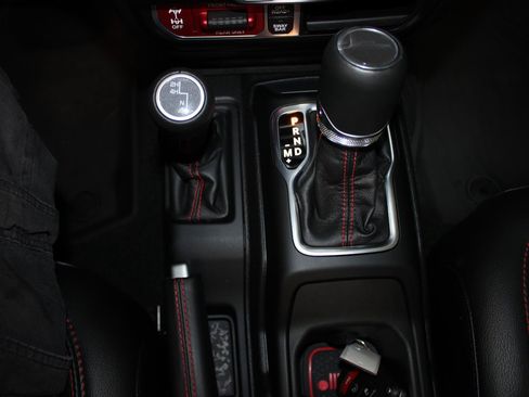 Used 2023 Jeep Gladiator Rubicon w/ Cold Weather Group AWD/4WD image 24