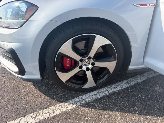 Used 2019 Volkswagen Golf 4-Door FWD image 23