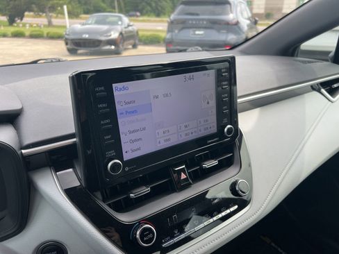 Used 2022 Toyota Corolla SE FWD image 8