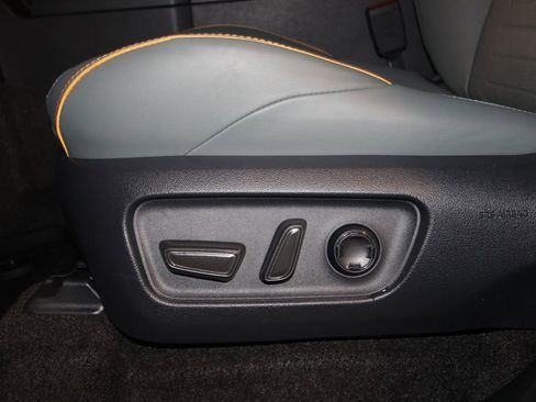 Used 2025 Toyota 4Runner Trailhunter image 9