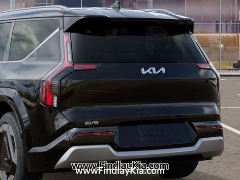 New 2026 Kia EV9 Land image 16