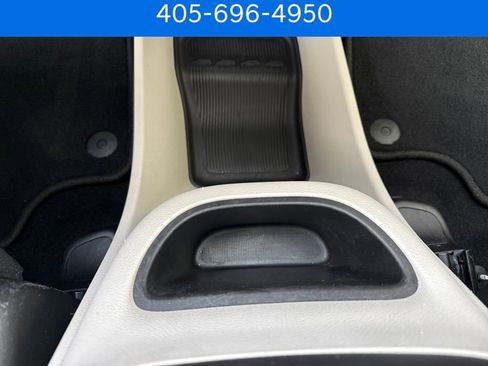 Used 2022 Chrysler Pacifica Touring-L image 32