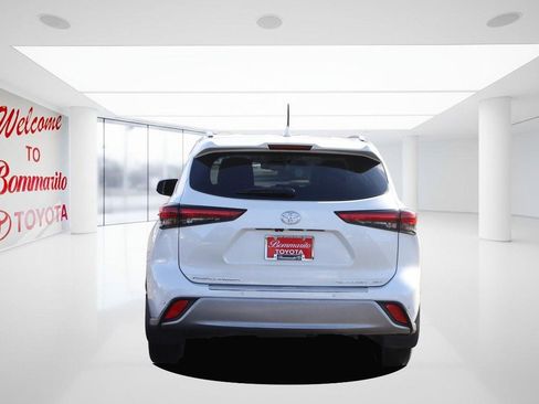 Used 2021 Toyota Highlander Platinum image 6