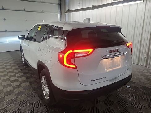 Used 2024 GMC Terrain SLE AWD/4WD image 4