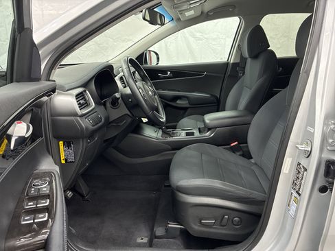 Used 2017 Kia Sorento AWD w/ LX Convenience Package image 13