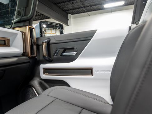 Used 2024 GMC Hummer EV 3X w/ Omega Edition image 15