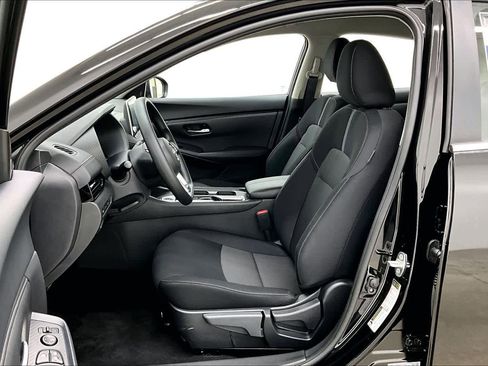 Used 2025 Nissan Sentra SV image 8