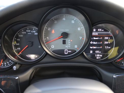 Used 2013 Porsche Panamera S image 18