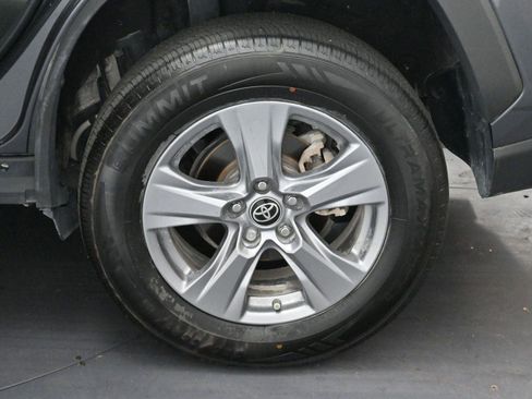 Used 2022 Toyota RAV4 XLE w/ Convenience Package image 38