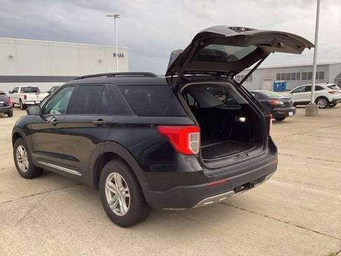 Used 2021 Ford Explorer XLT w/ Equipment Group 202A AWD/4WD image 15