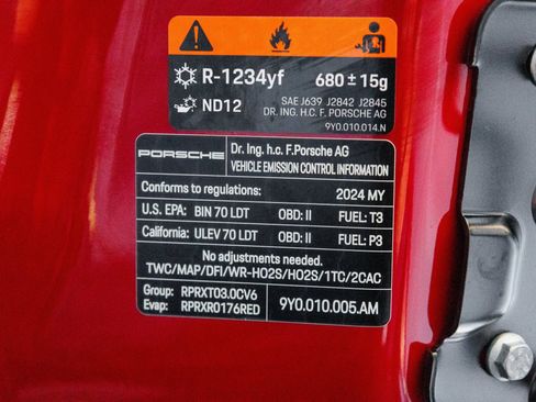 Certified 2024 Porsche Cayenne Coupe image 40