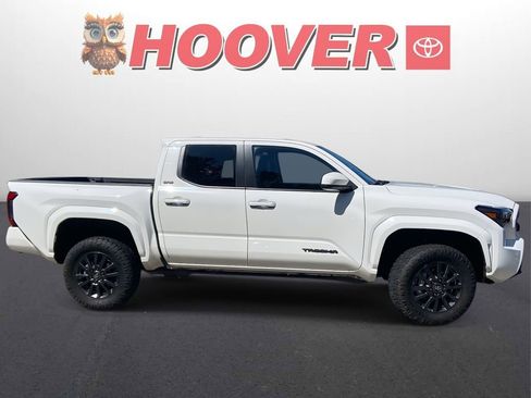Used 2024 Toyota Tacoma SR5 image 2