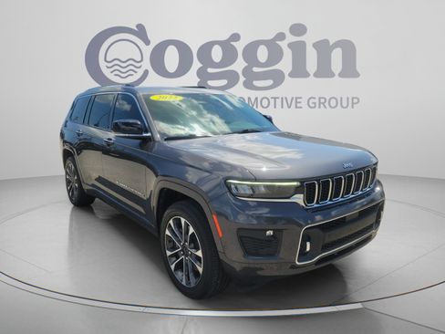 Used 2022 Jeep Grand Cherokee L Overland w/ Luxury Tech Group IV AWD/4WD image 4
