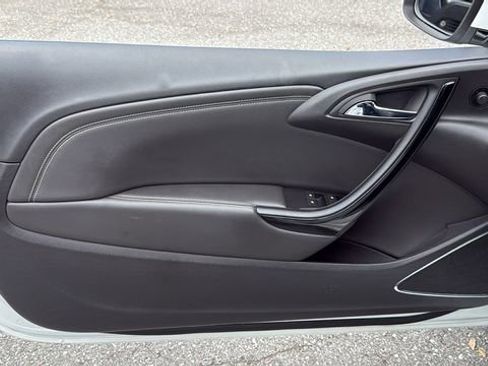 Used 2019 Buick Cascada Premium image 15