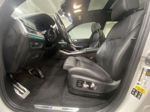Used 2022 BMW X7 M50i AWD/4WD image 17