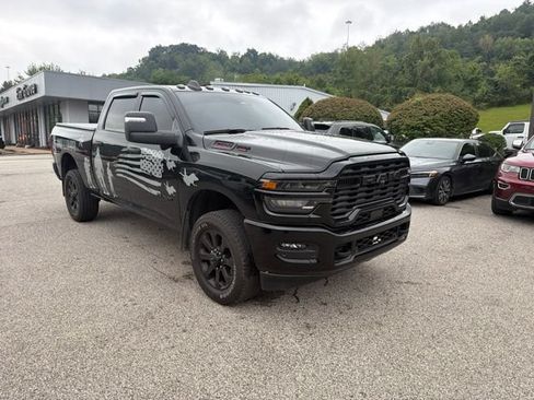 Used 2025 RAM 2500 Big Horn AWD/4WD image 3