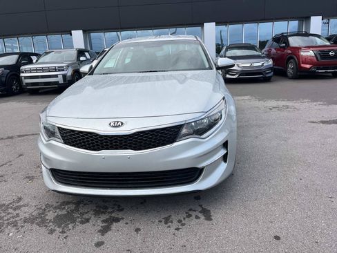Used 2017 Kia Optima LX FWD image 7