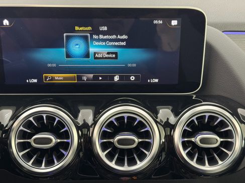 Used 2021 Mercedes-Benz GLA 35 AMG 4MATIC image 27