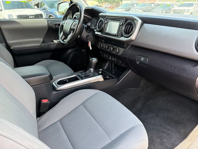 Used 2019 Toyota Tacoma SR5 AWD/4WD image 24