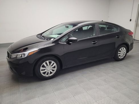 Used 2018 Kia Forte LX image 2