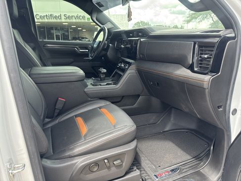 Used 2025 GMC Sierra 1500 AT4 AWD/4WD image 13
