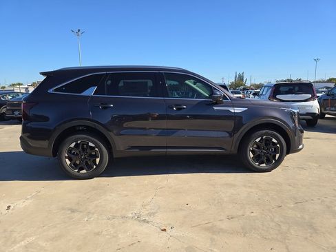 New 2026 Kia Sorento S image 9